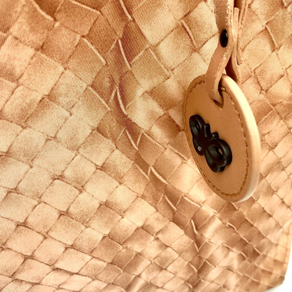 Authentic Bottega Veneta Nylon Intrecciolusion Medium Tote Bag in Peach - Picture 3 of 16